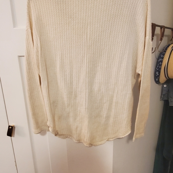 Cream colored button down - Picture 4 of 4
